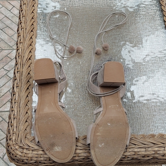 Old Navy, beige sandals, size 9 - Picture 4 of 4